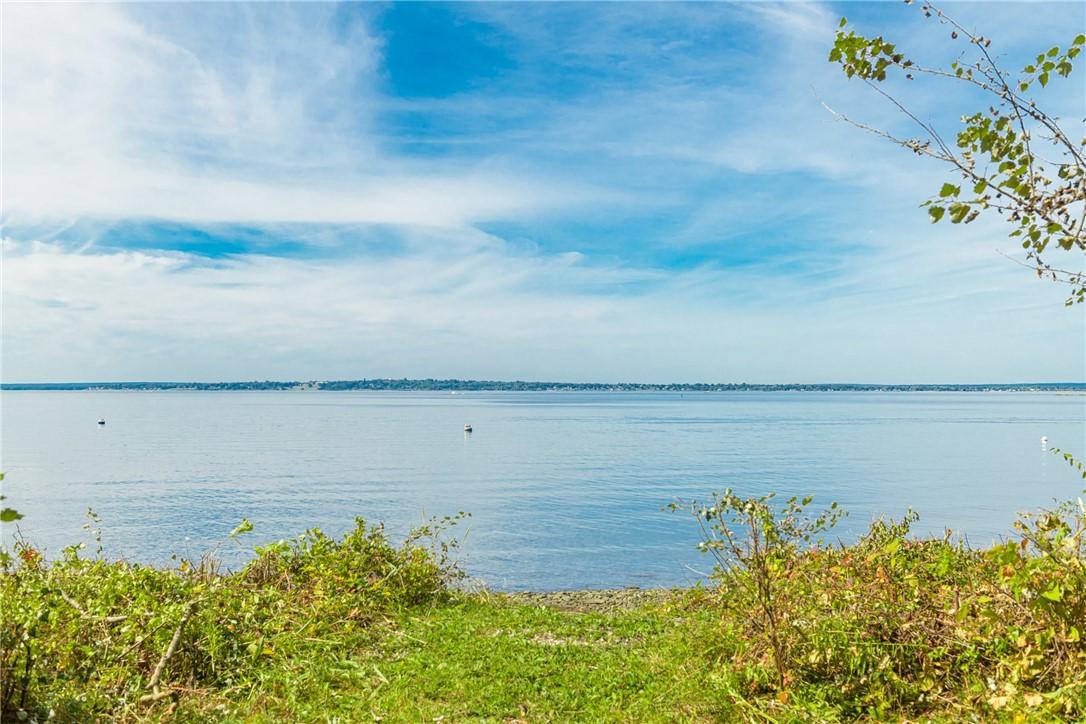 Image 3: Shoreline of the property on Narragansett Bay