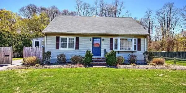 264 Waseca Avenue