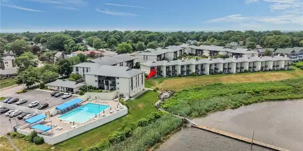 400 Narragansett Parkway
