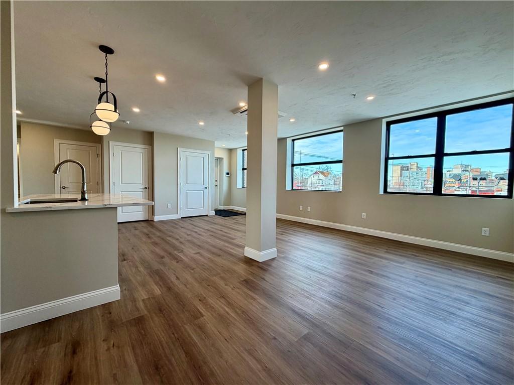 Image 2: Kitchen/Living Area