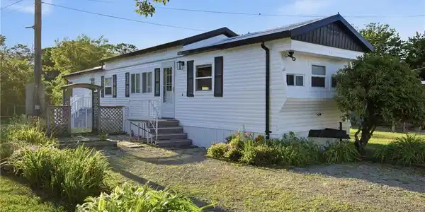 48 Mason Avenue