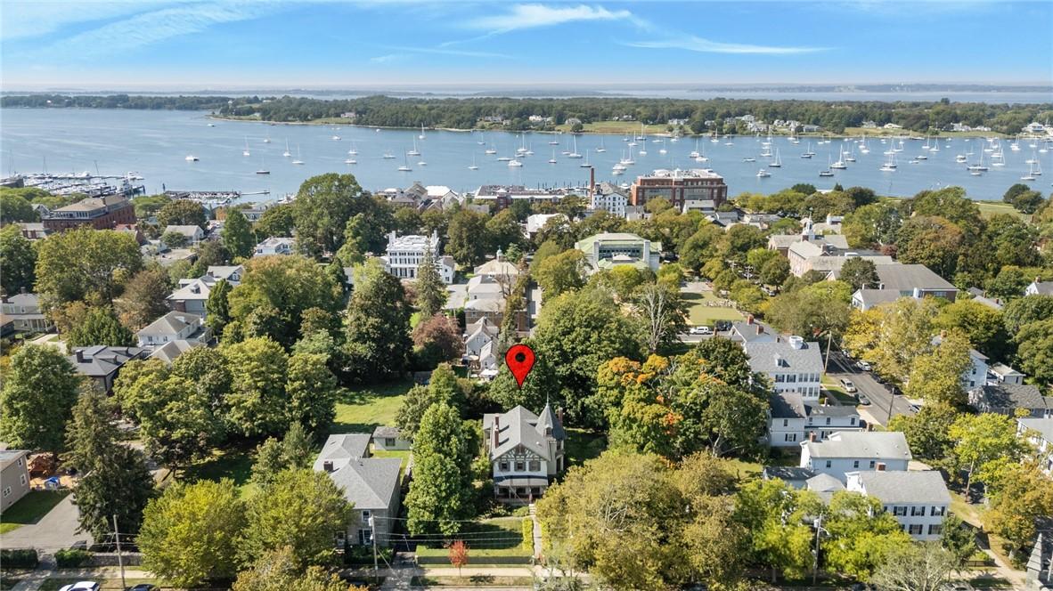 Image 1: Amazing downtown location
