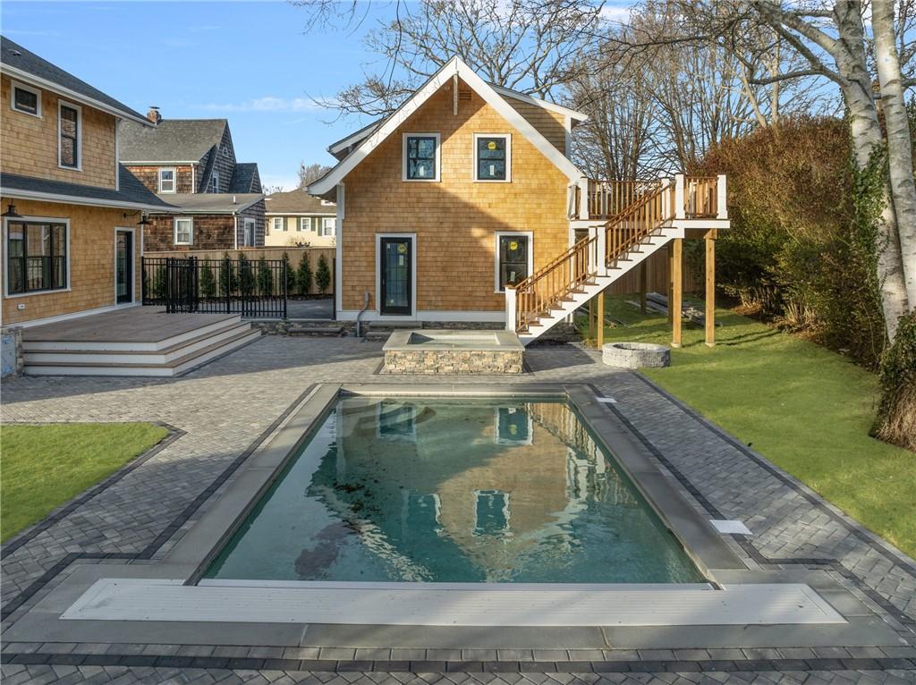 Image 3: Pool and ADU/Garage