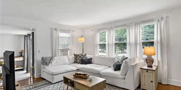 Image 2: Living room