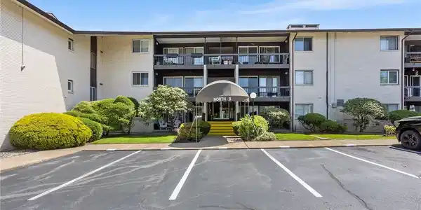 400 Narragansett Parkway