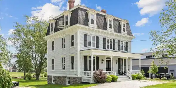 2951 East Main Road