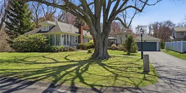 54 Beach Road