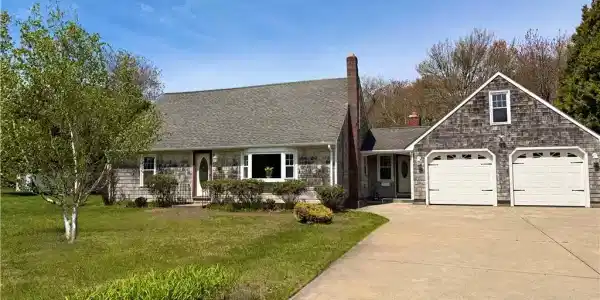 6 Lakewood Drive