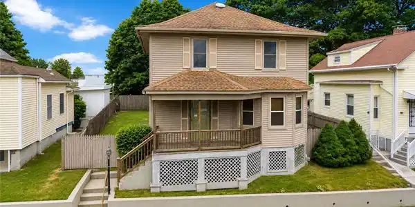 17 Woodward Avenue