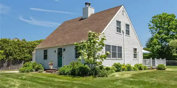 Image 4: Front of Home