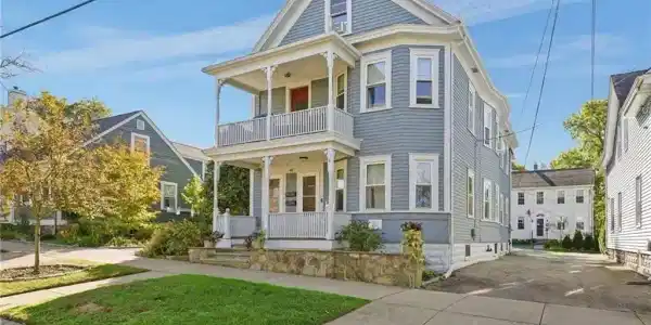 48 Constitution Street