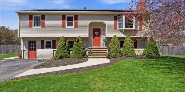 7 Jennifer Drive