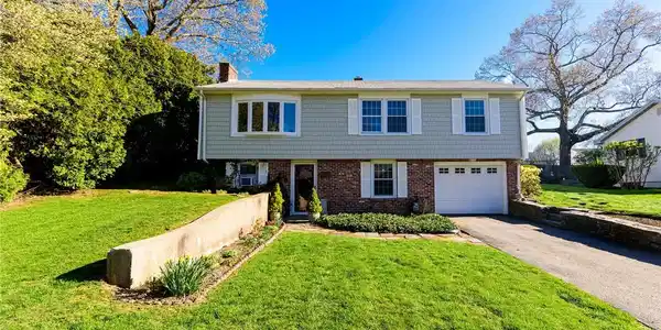 8 Gillooly Drive