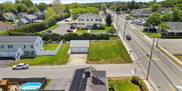 3055 East Main Road