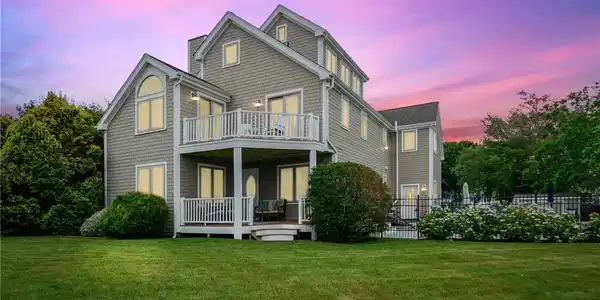 20 Roxbury Road
