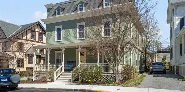 8 Everett Street