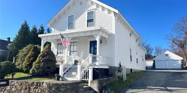 2952 East Main Road