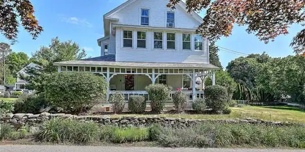 26 Maple Road