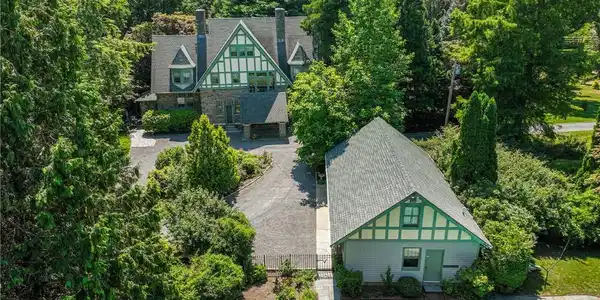 360 RUMSTICK Road