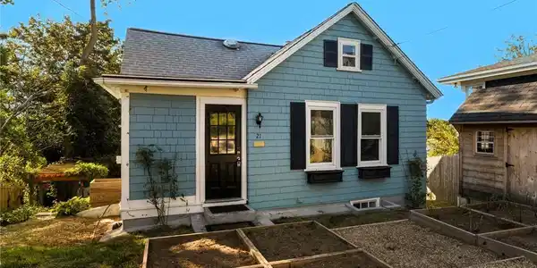 21 Summit Avenue