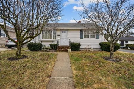 14 Maxfield Avenue