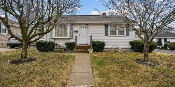 14 Maxfield Avenue
