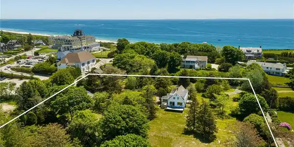 Image 4: The existing main house on the property with four