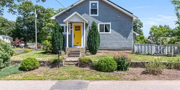 10 Wannisett Avenue