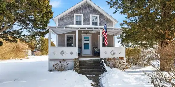 27 Benson Avenue