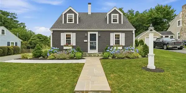 33 Nicholson Crescent
