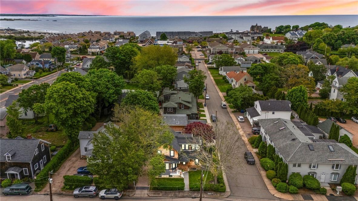 Image 2: Less than a mile to Narragansett Town Beach