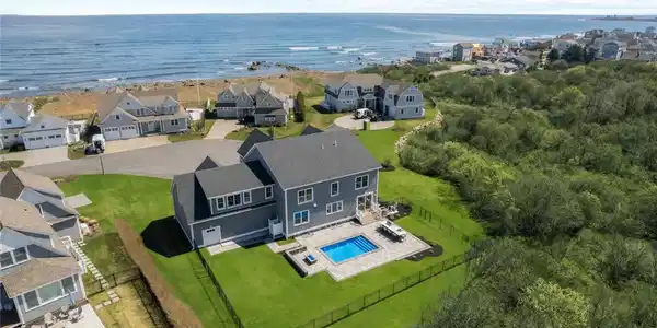 1046 Ocean Road