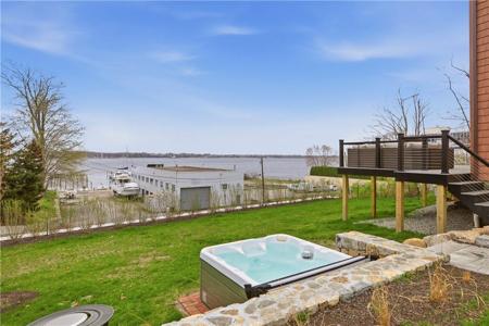 1124 Narragansett Boulevard