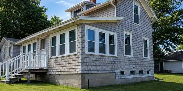 21 Holbrook Avenue