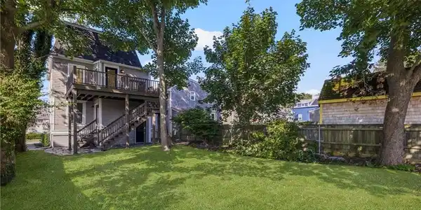 Image 2: Common Back Yard