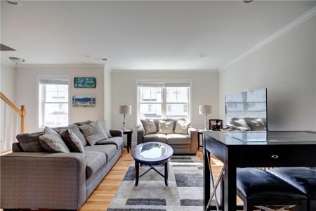 17 Mariner Way