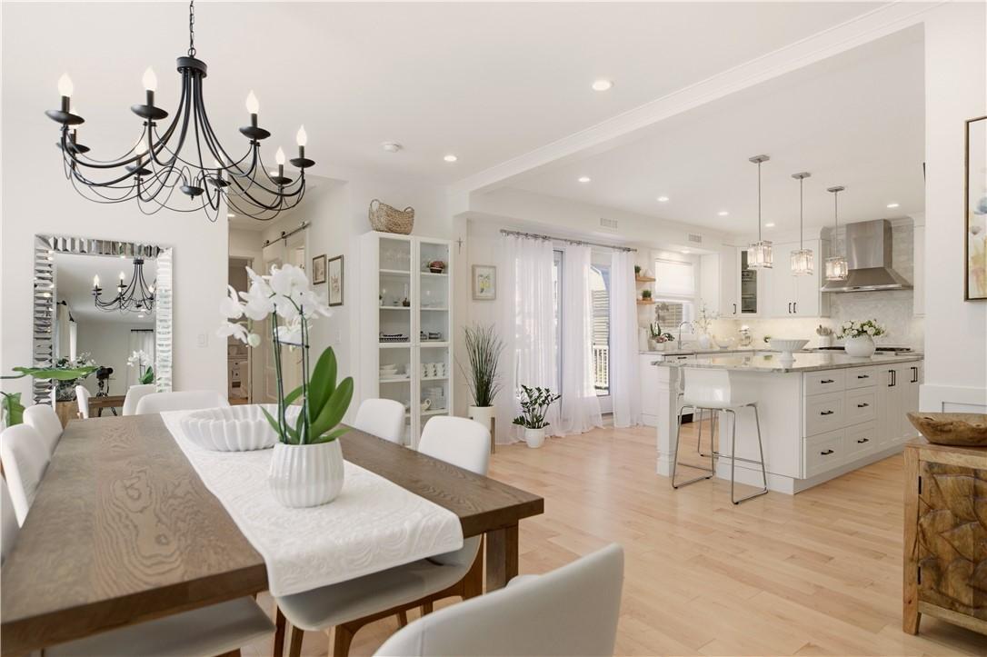 Image 3: Looking onto the kitchen