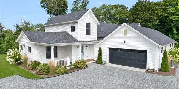 561 Bristol Ferry Road