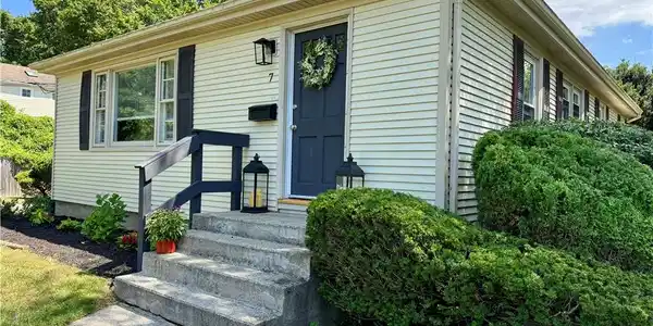 7 Wallis Avenue