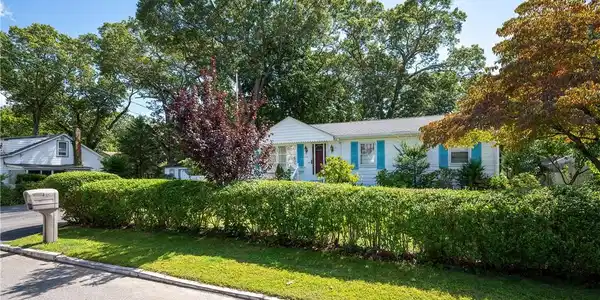 120 Oakhurst Avenue