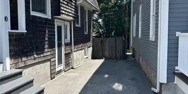 Image 3: 2 Car Driveway