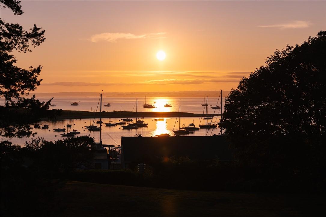 Image 3: The wonder of a gorgeous sunset awaits you!