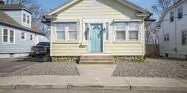 48 Upland Avenue