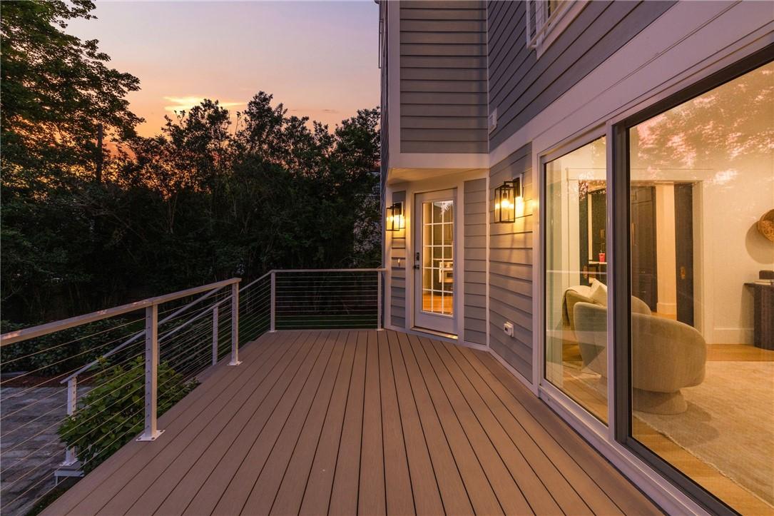 Image 3: Lovely indoor outdoor flow.