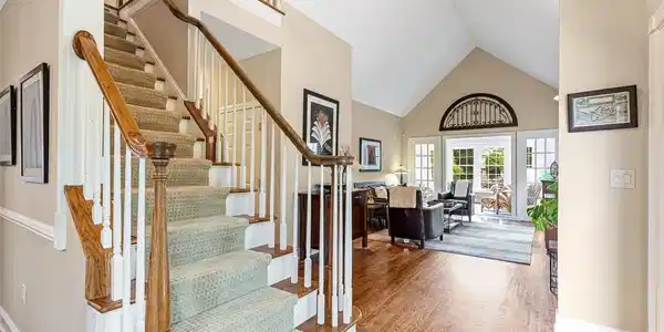 Image 4: Open Floor Plan
