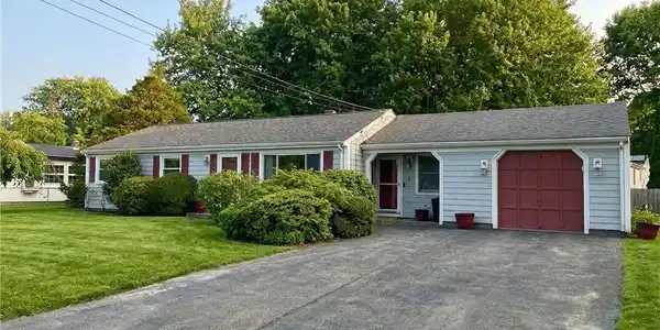 9 Spruce Avenue