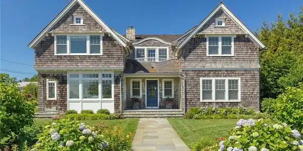 31 Ninigret Avenue