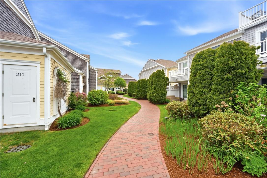 Image 4: Exterior Landscape