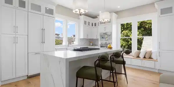 Image 3: kitchen