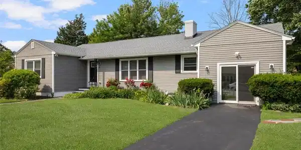 6 Humes Avenue